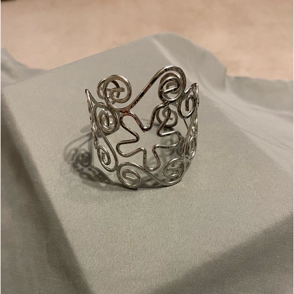 Silver colored bangle - Picture 2 of 2